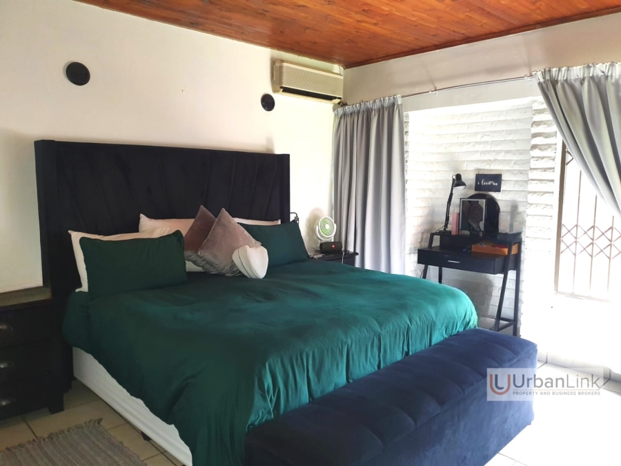 3 Bedroom Property for Sale in Safari Gardens North West